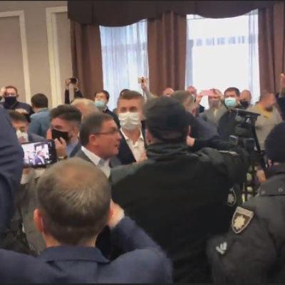 Хворий на коронавірус депутат прийшов на засідання Київоблради